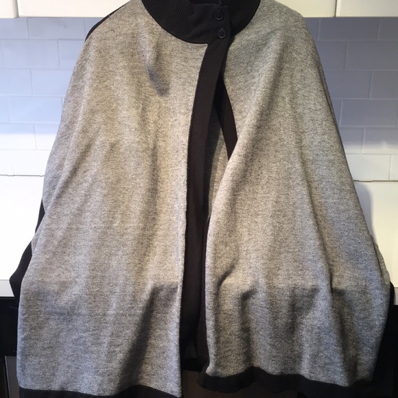 Banana Republic Poncho Sweater - Picture 2 of 4